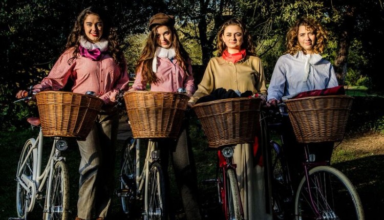 Theatre in the Gardens - Handlebards Performance of The Tempest